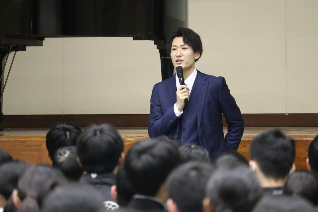 高知県須崎市立朝ヶ丘中学校で防災講演を行う東日本大震災語り部